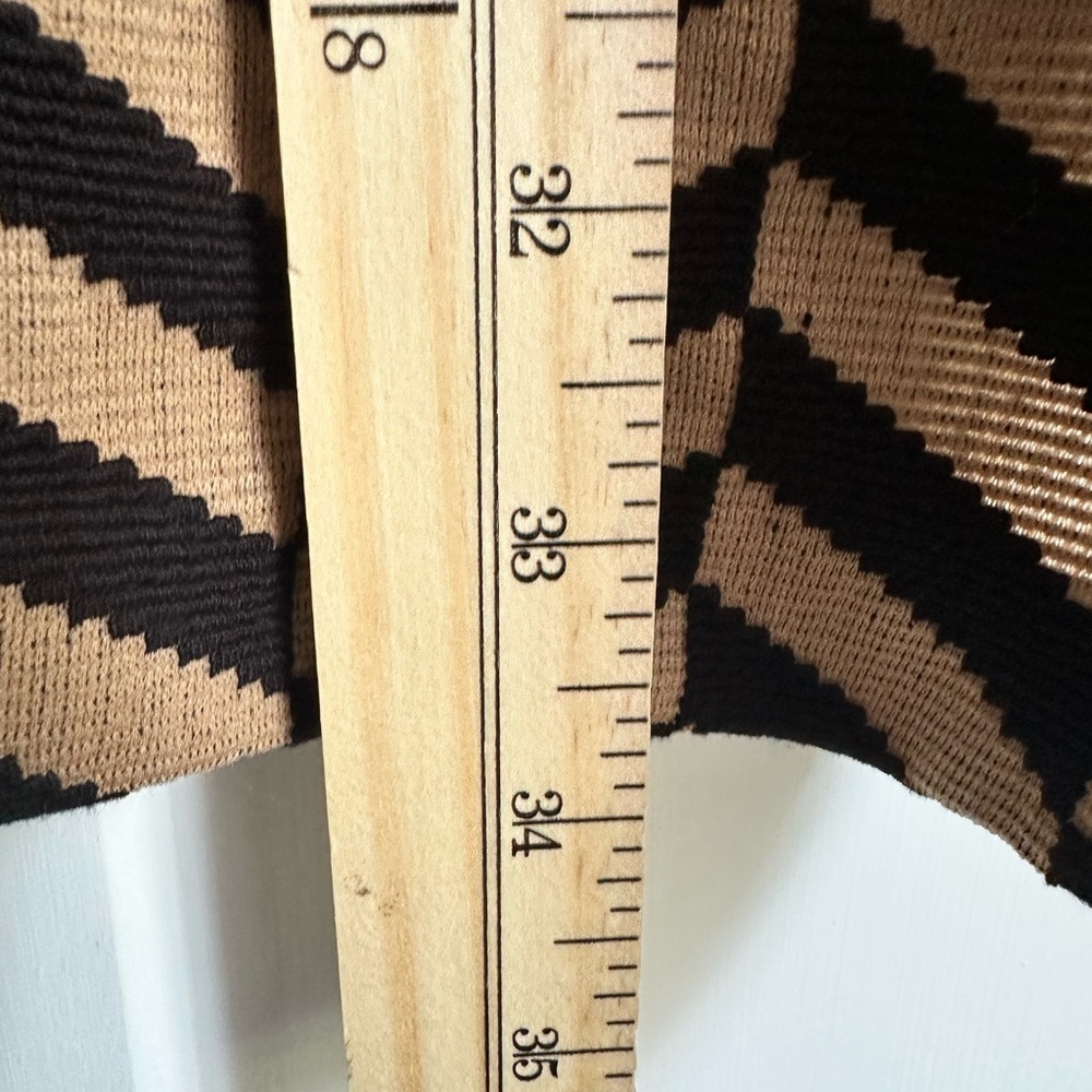 CHICOS Women’s Chevron Women's Coat/Sweater Black Tan Sz 2 (12) - Picture 5 of 5